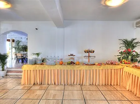 Felix Hotel